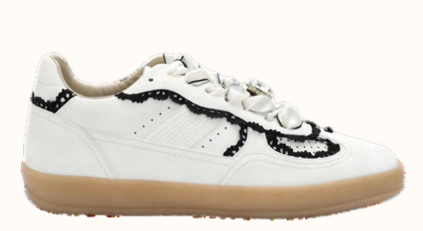 Eleanor Sneaker