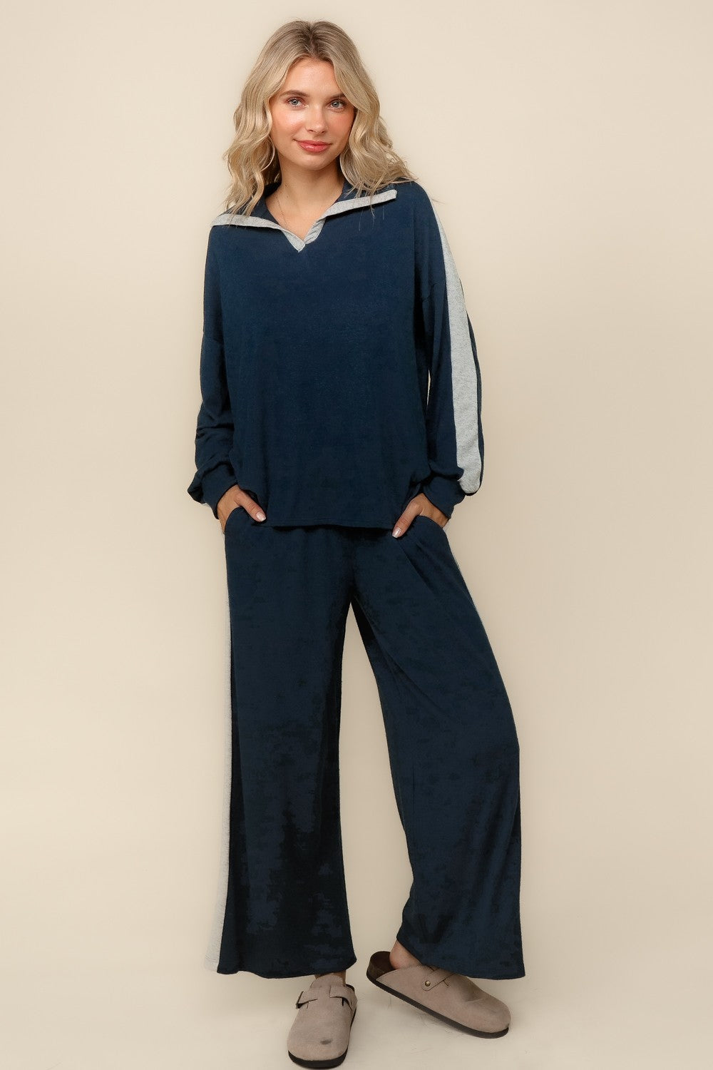 Black Elastic Waist  Knit Jogger Pants with Gray Stripe