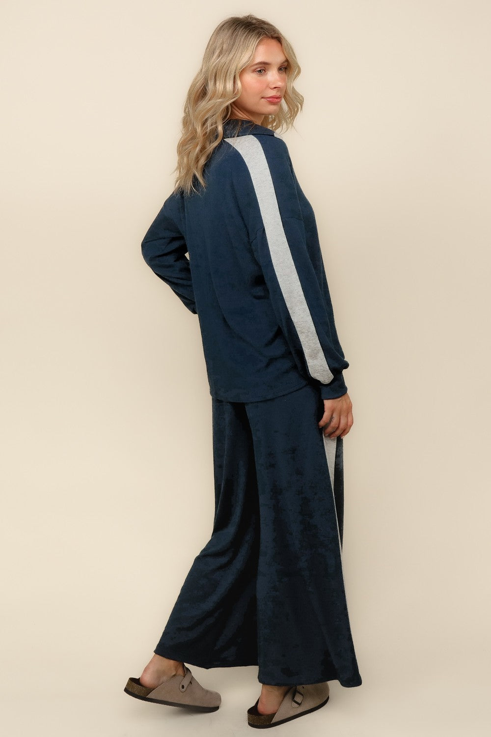 Black Elastic Waist  Knit Jogger Pants with Gray Stripe
