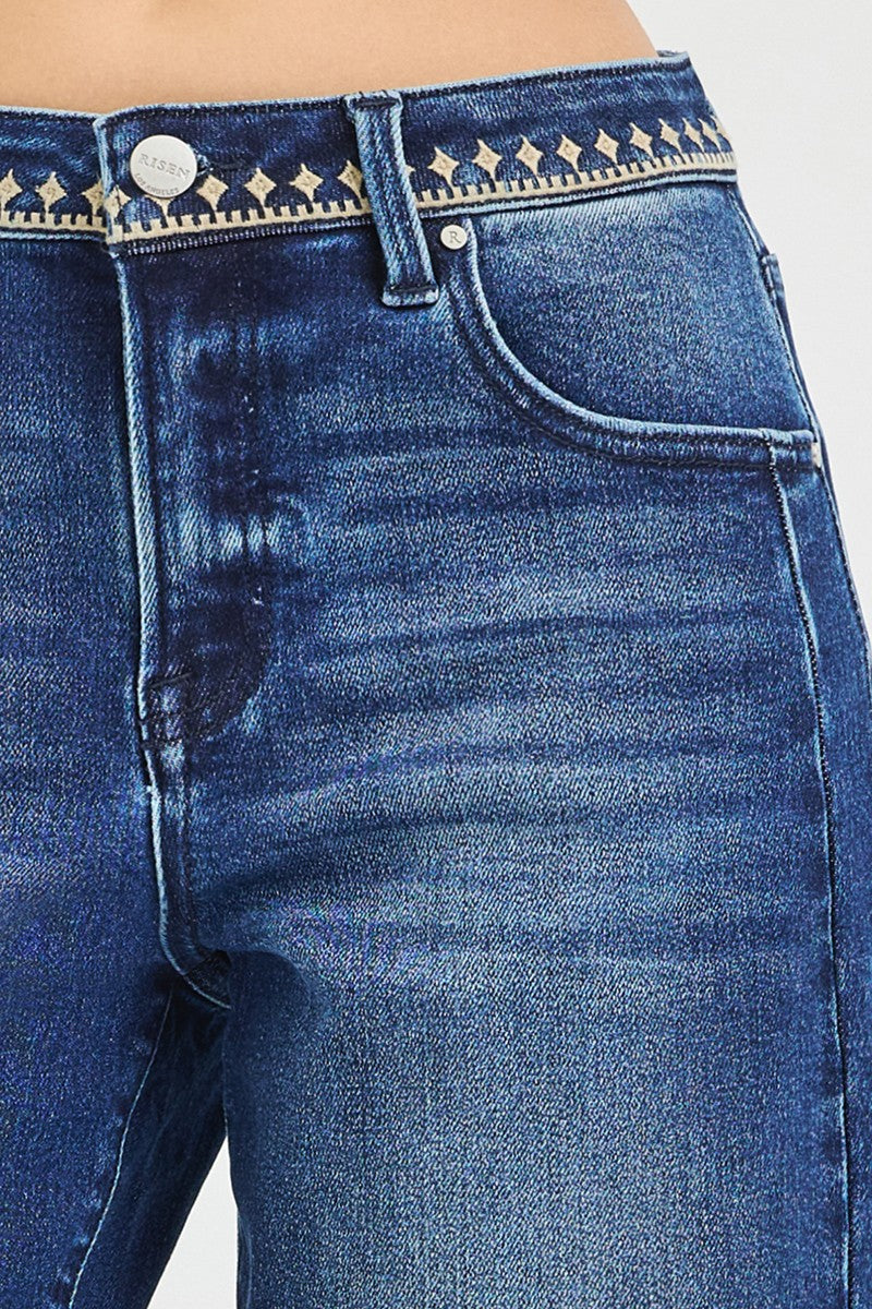 Risen Cropped Barrel Jean With Embroidered Details