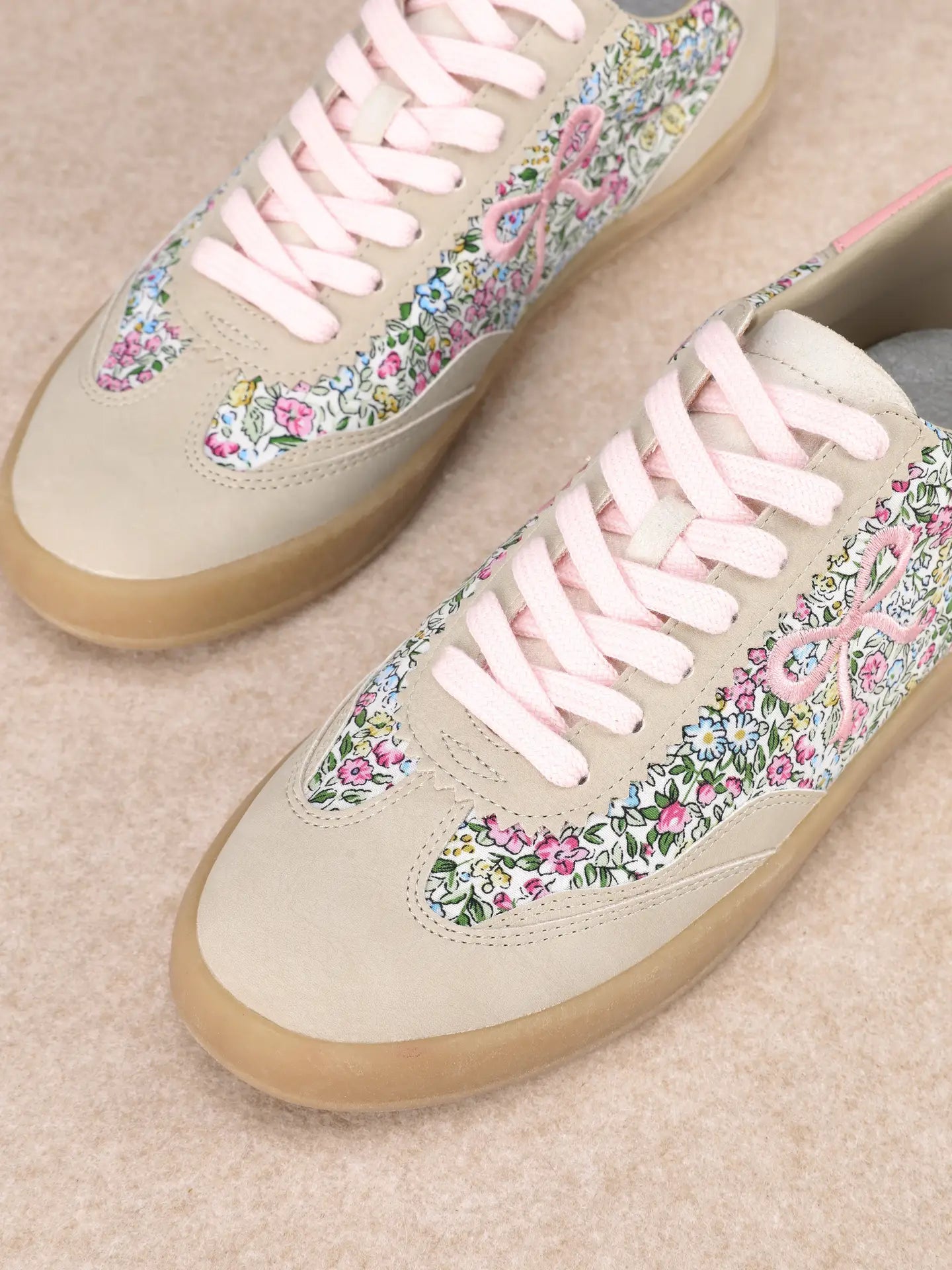 Julie Sneaker