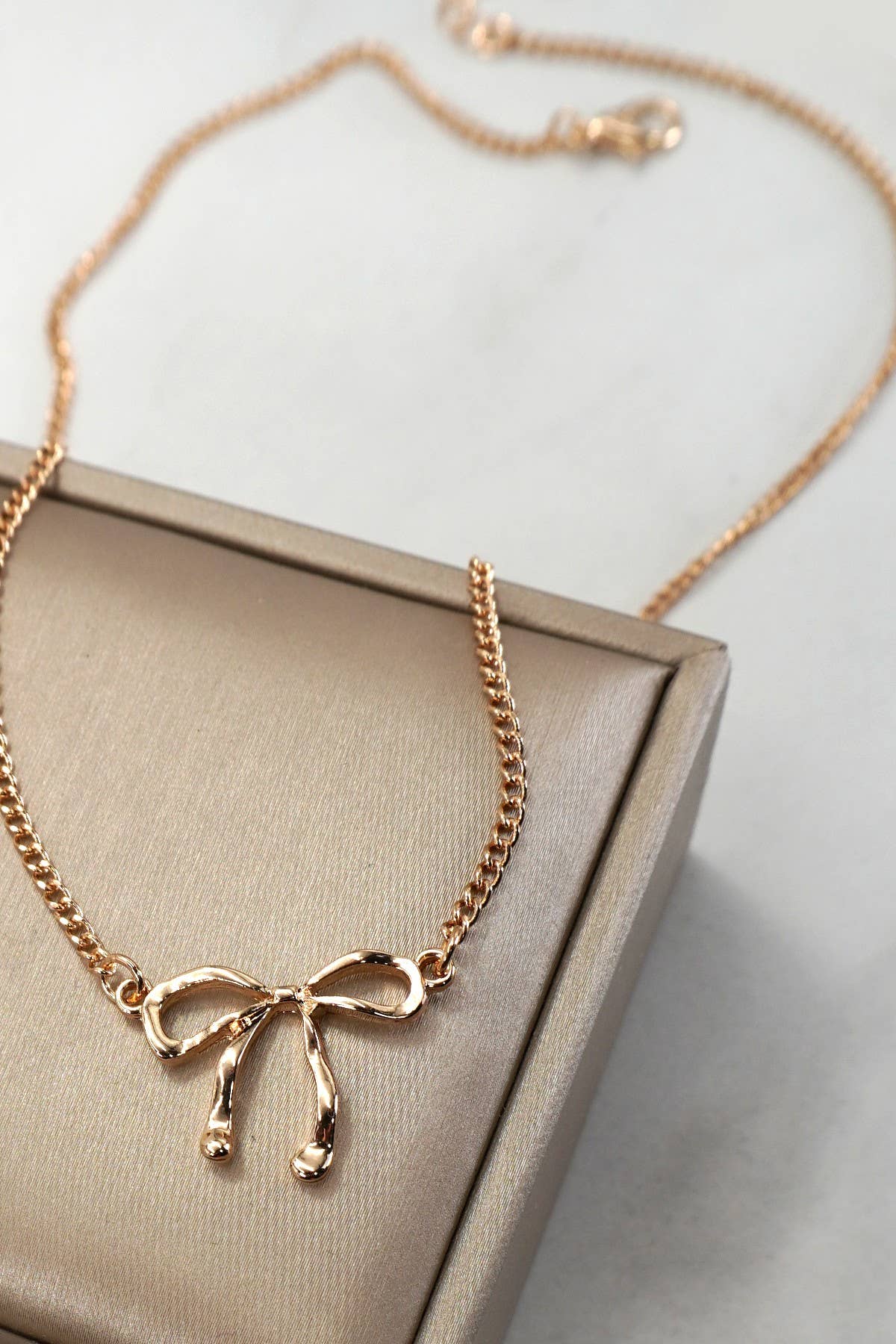 Hammered Bow Necklace