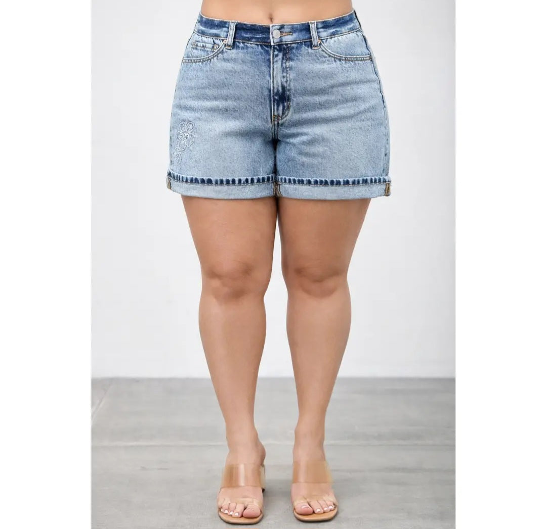 Mid-Rise Embroidery Short